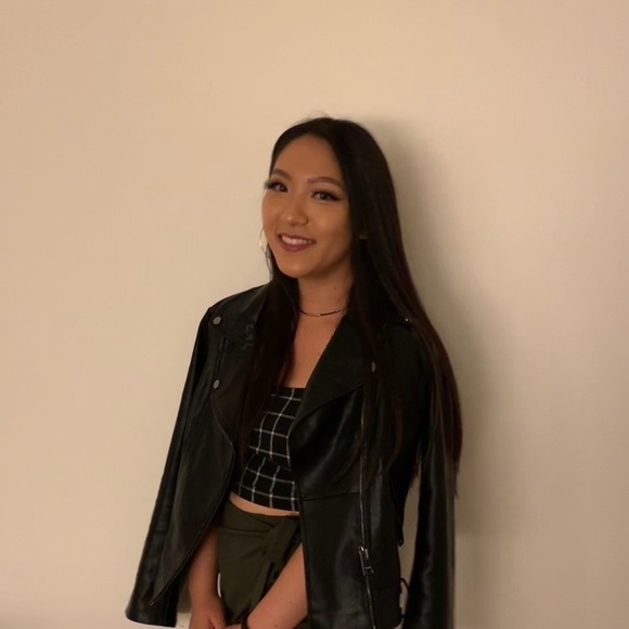 Meet your Posher, Katherine - Picture 1 of 3